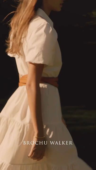 Sunlit Elegant White Dress Walk Genflow テンプレートプレビュー
