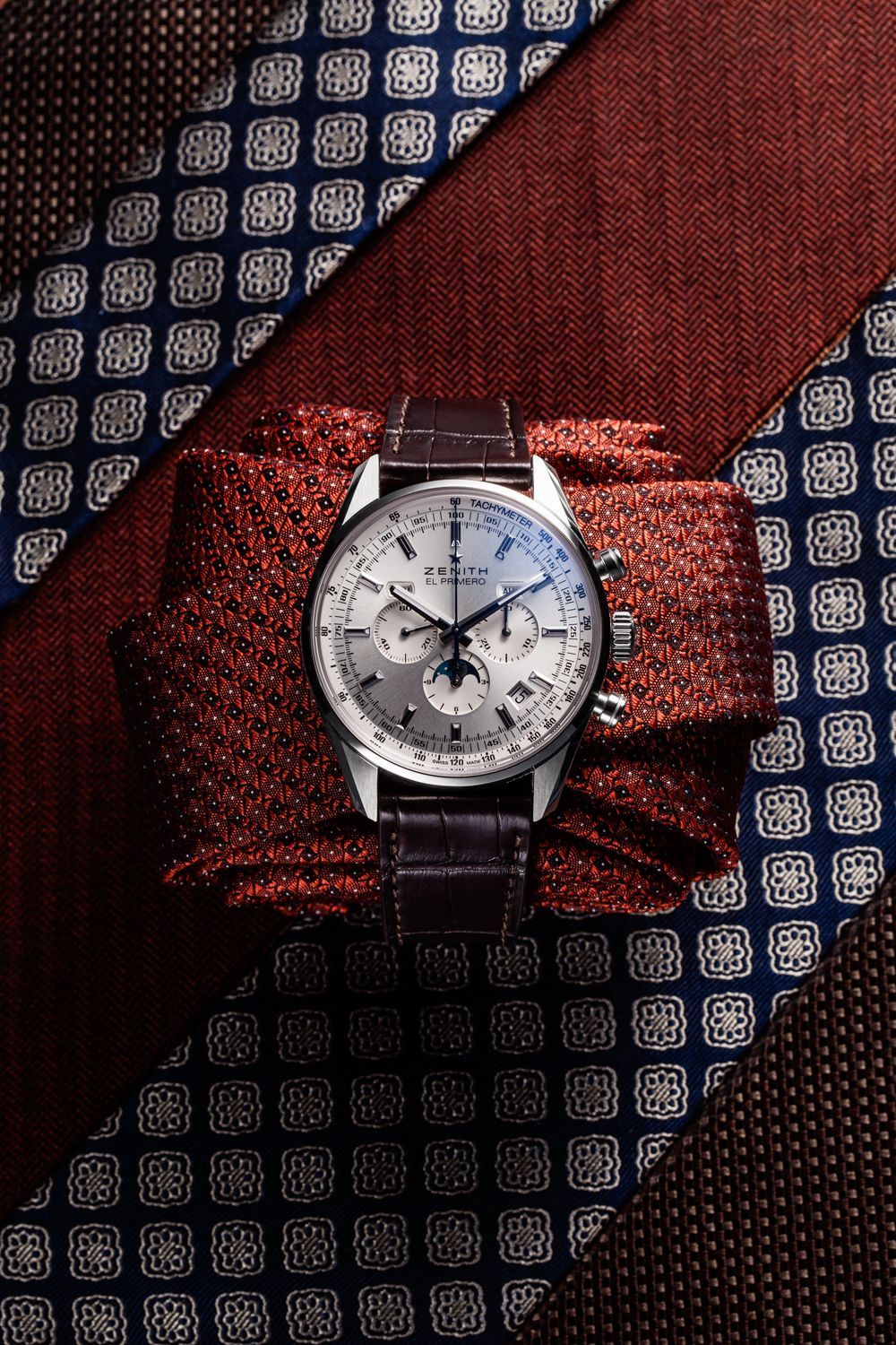 Luxury Watch On Patterned Silk Ties Genflow テンプレートプレビュー
