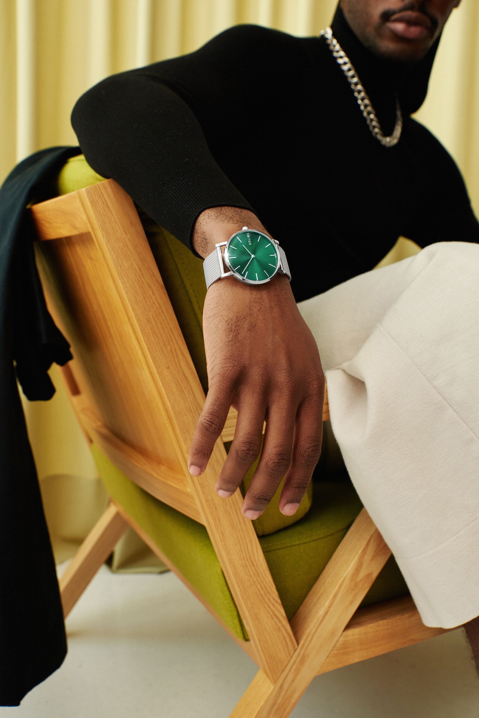 Luxury Green Dial Watch Lifestyle Genflow テンプレートプレビュー
