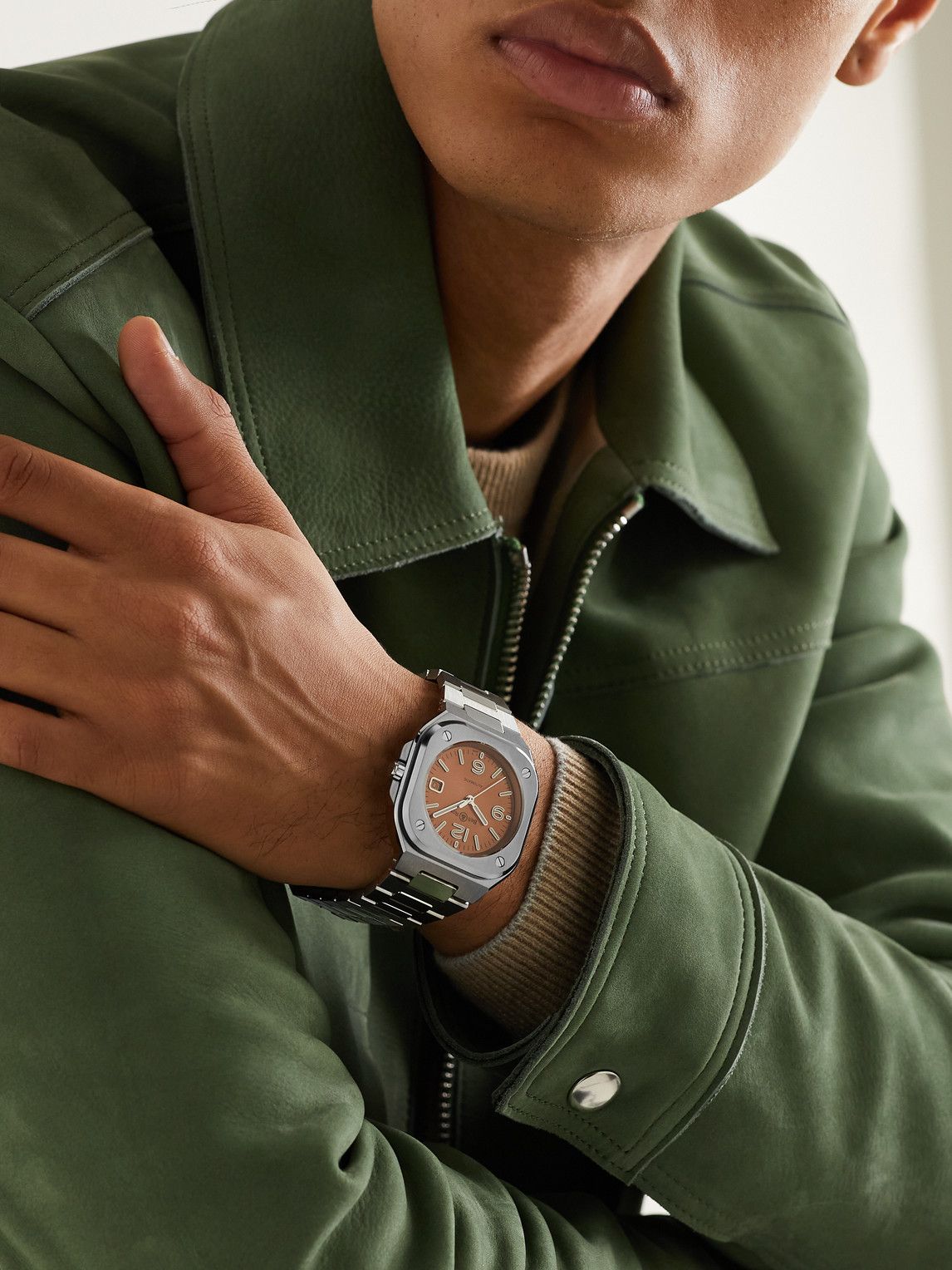 Luxury Wristwatch Fashion Portrait Genflow テンプレートプレビュー