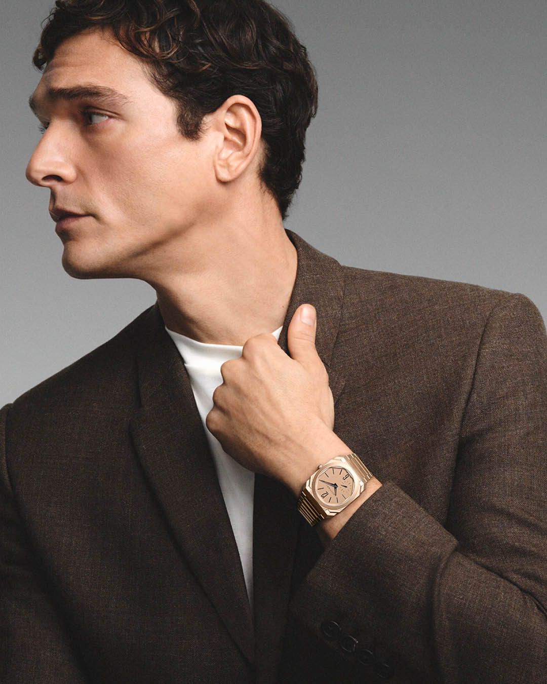 Minimalist Luxury Watch Portrait Genflow template preview