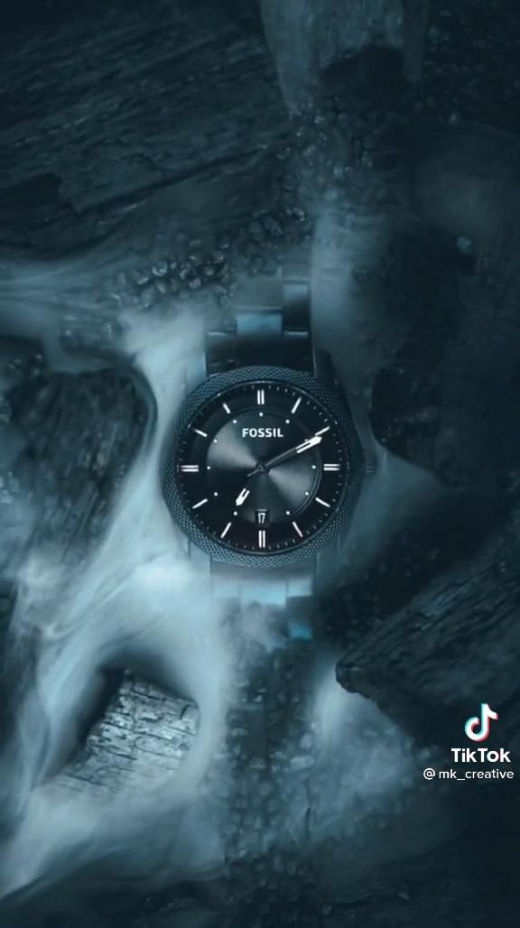 Moody Luxury Watch In Flowing Water Genflow template preview