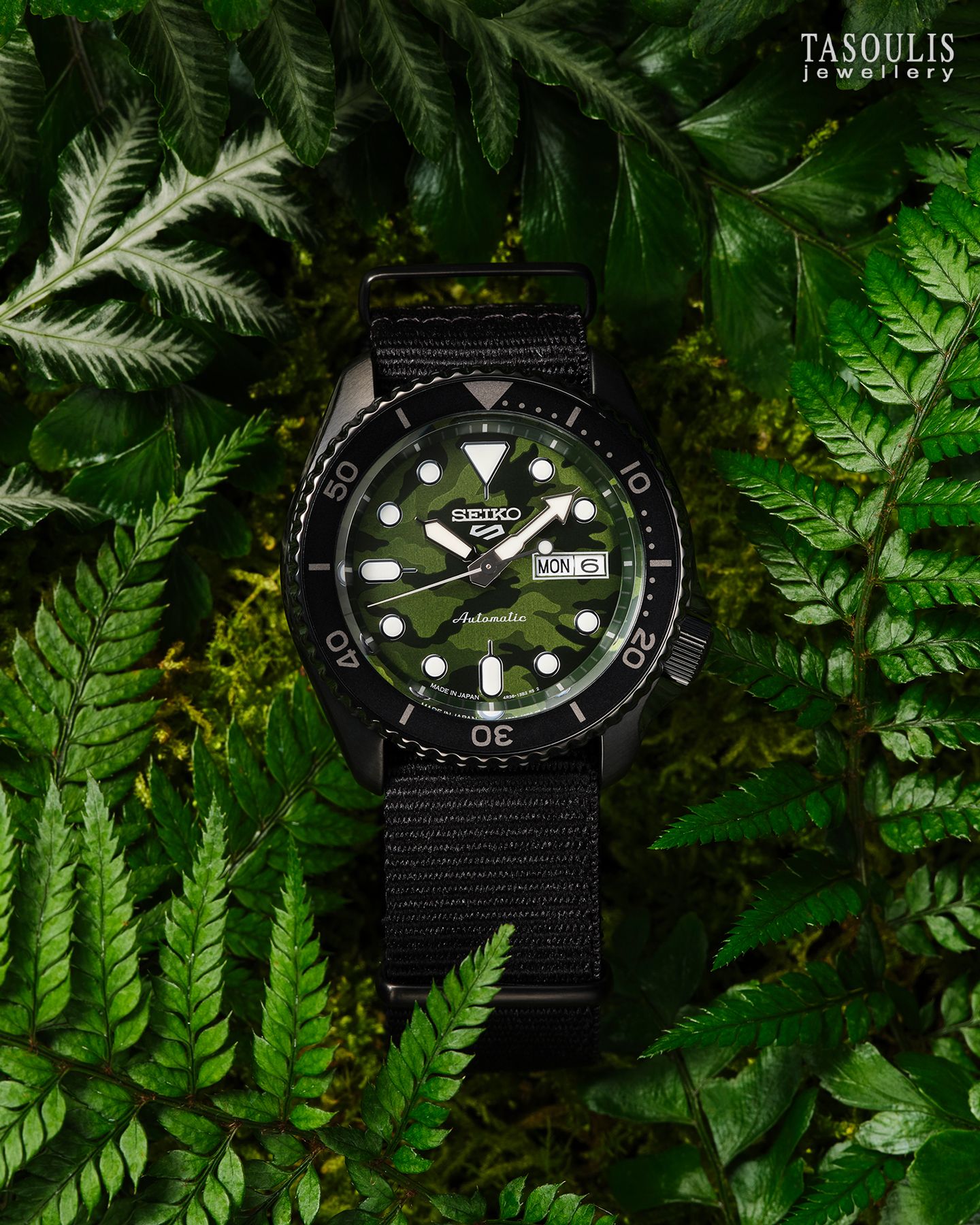 Jungle Camouflage Watch In Lush Foliage Genflow template preview