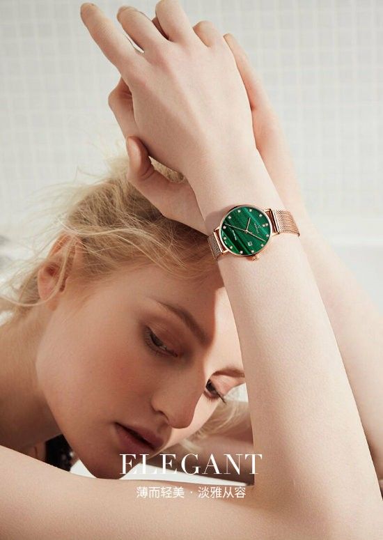 Minimalist Green Watch Lifestyle Ad Genflow template preview