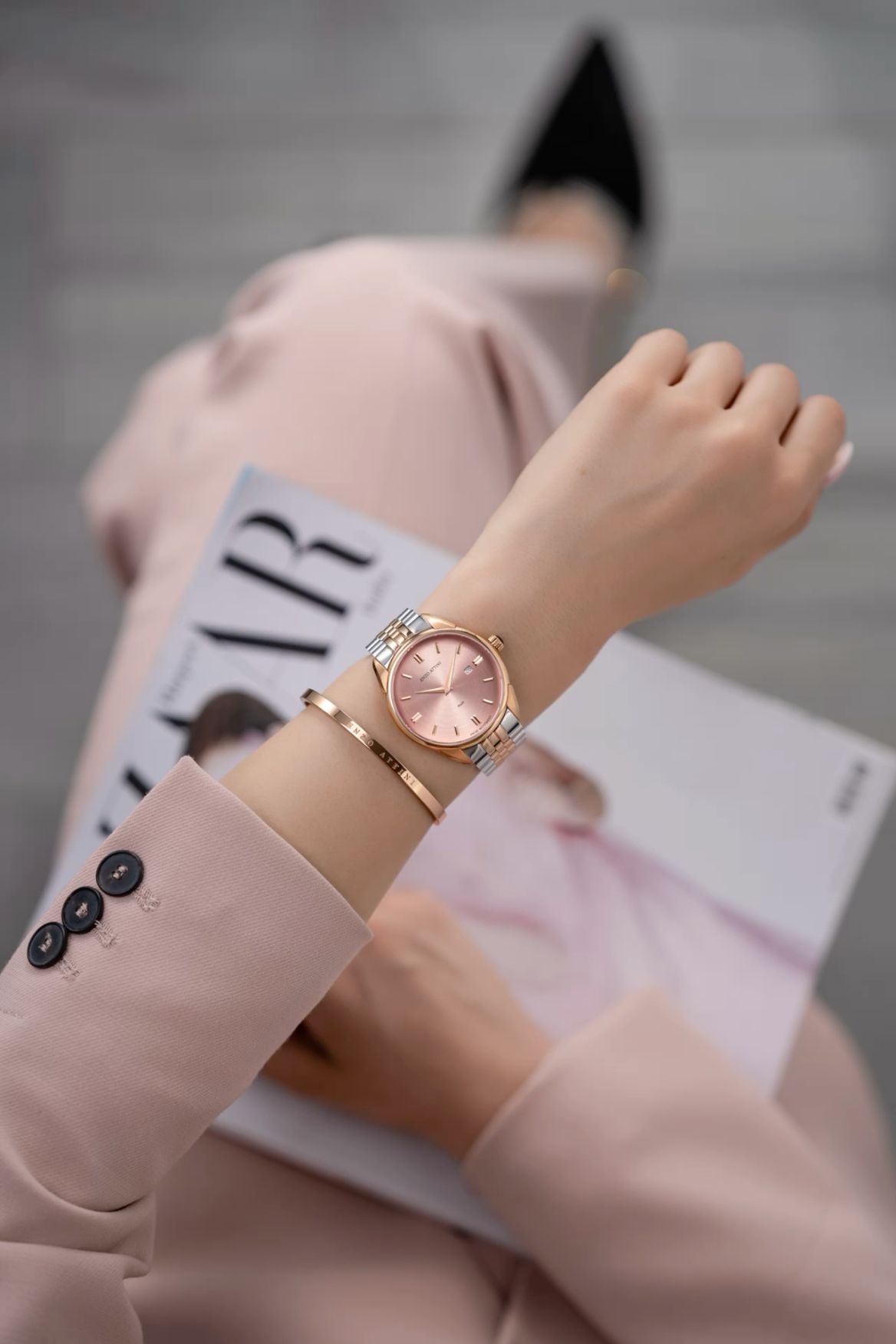 Elegant Pink Watch Lifestyle Ad Genflow template preview