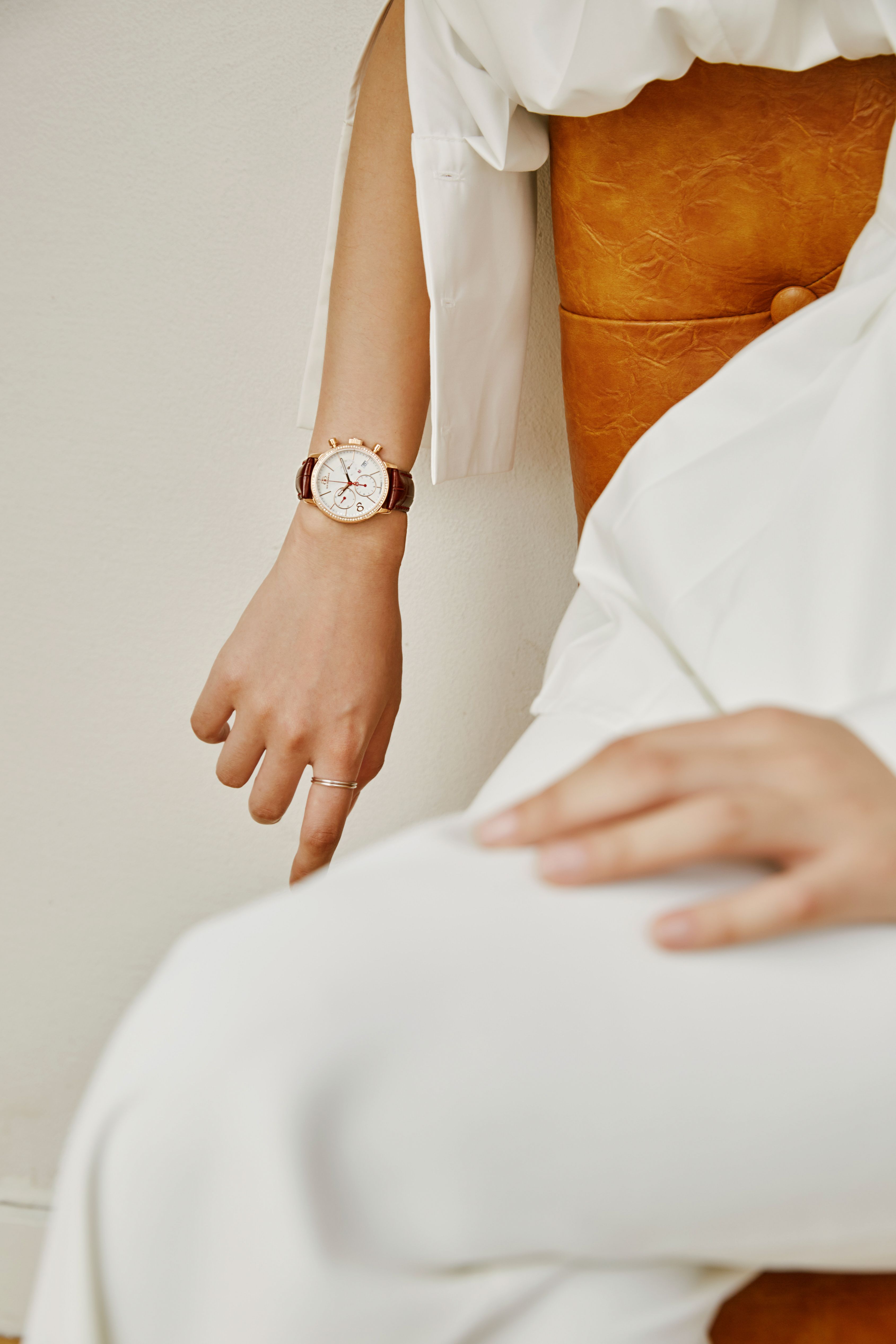 Minimalist Luxury Wristwatch Lifestyle Scene Genflow template preview