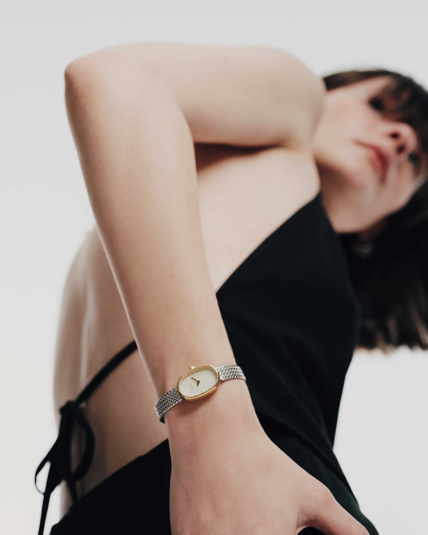 Minimalist Gold Watch Fashion Editorial Genflow template preview