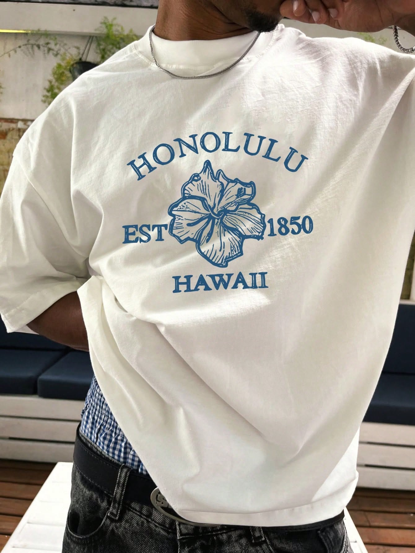 Vintage Honolulu Hibiscus Graphic Tee Genflow template preview