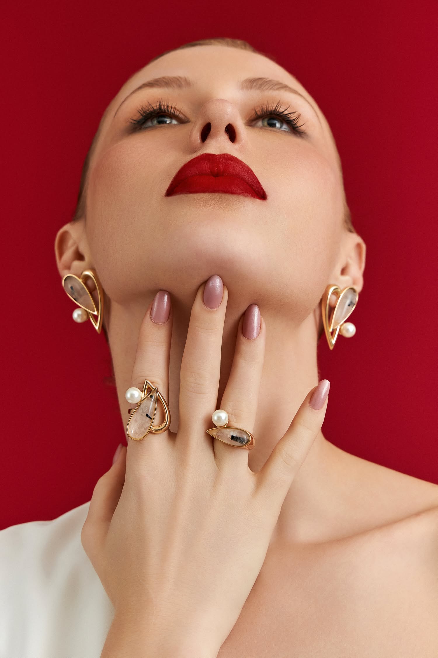Elegant Pearl Jewelry Red Backdrop Genflow template preview