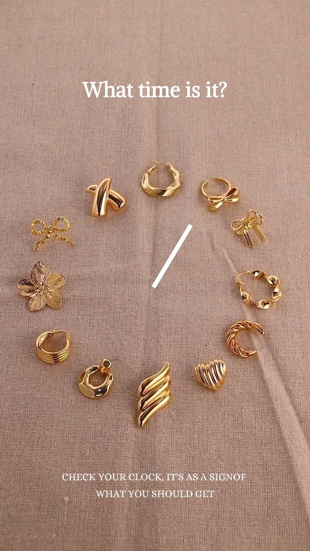 Elegant Gold Jewelry Clock Arrangement Genflow template preview