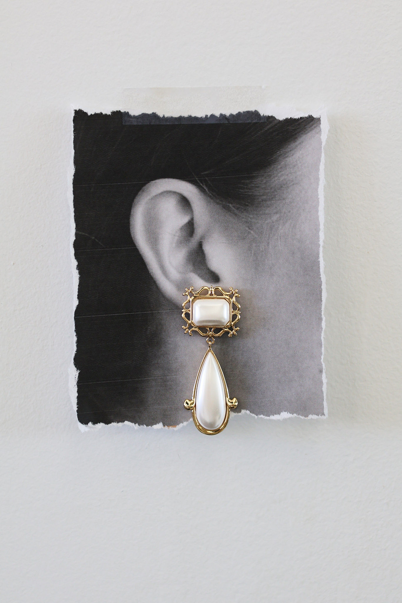 Minimalist Pearl Drop Earring Editorial Genflow template preview
