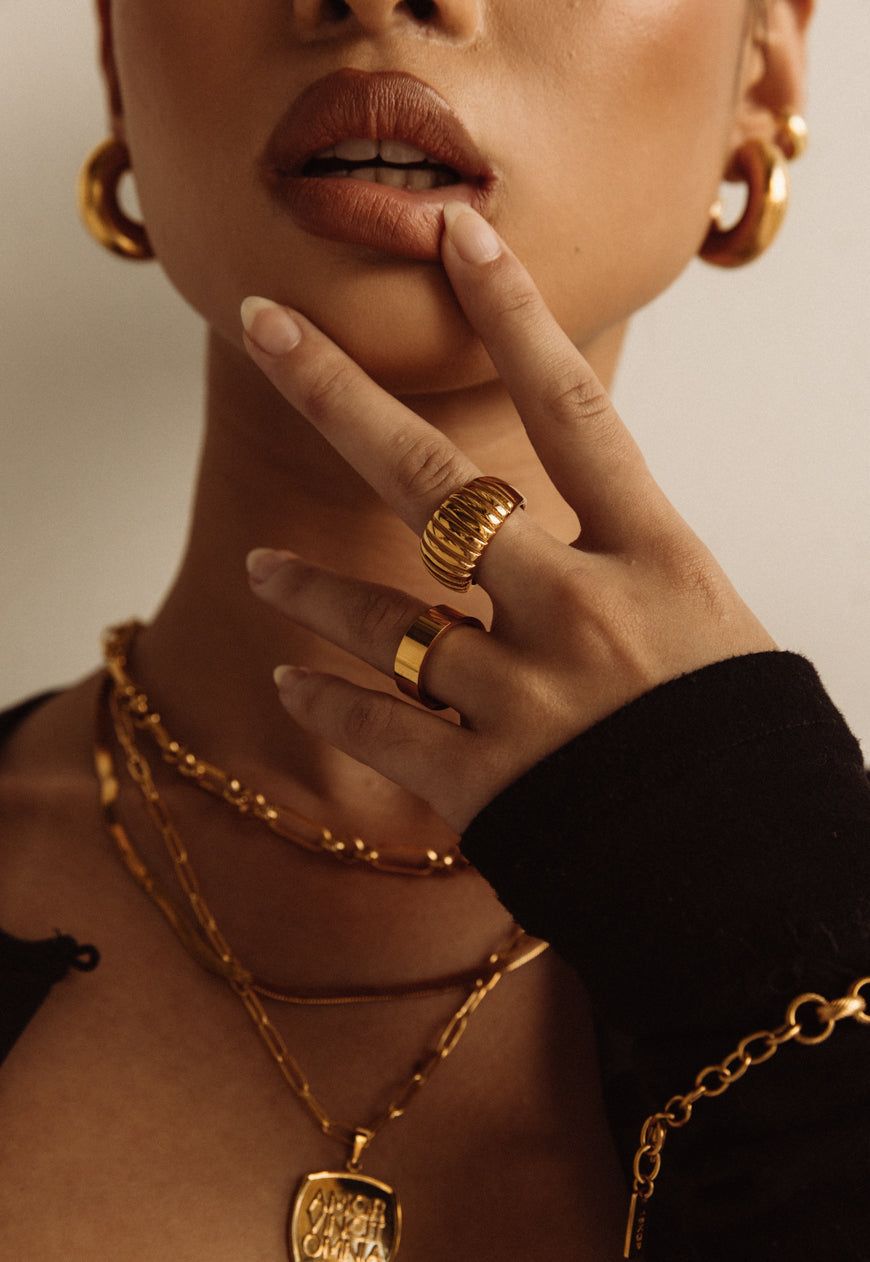 Luxury Gold Jewelry Lip Closeup Genflow template preview