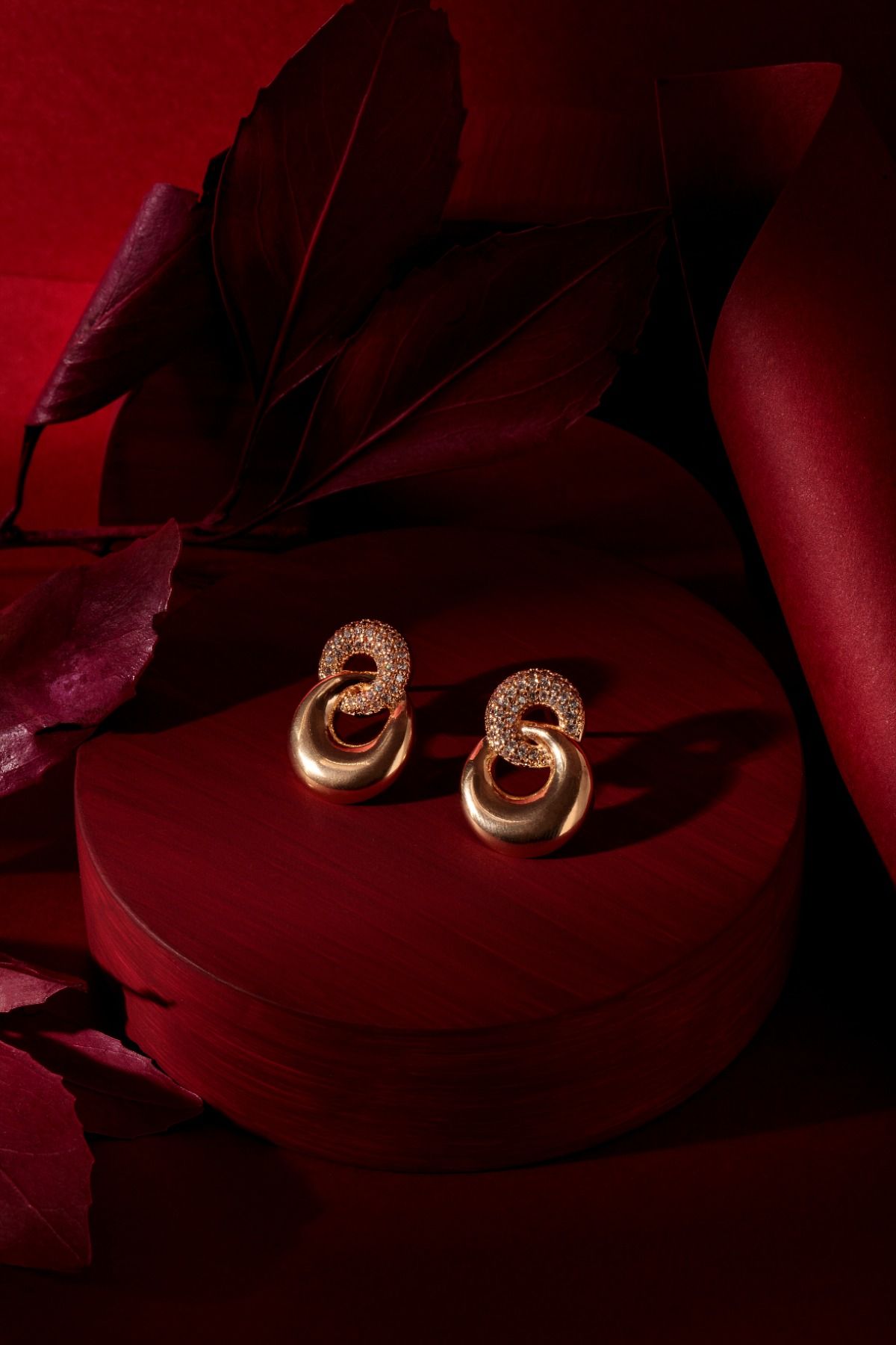 Luxury Gold Earrings Red Botanical Scene Genflow template preview