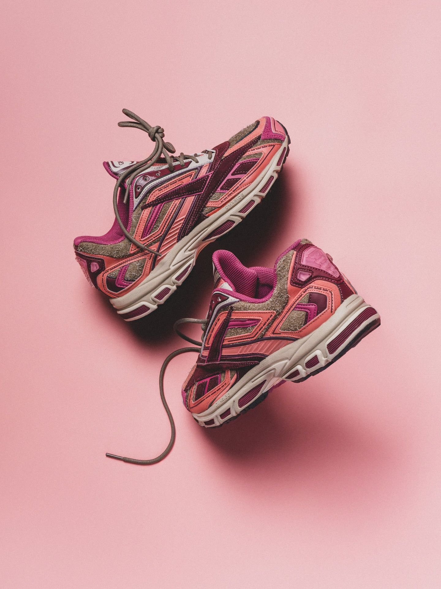I remember having a pair of Reebok running shoes as a Creative Design Generator Genflow template preview