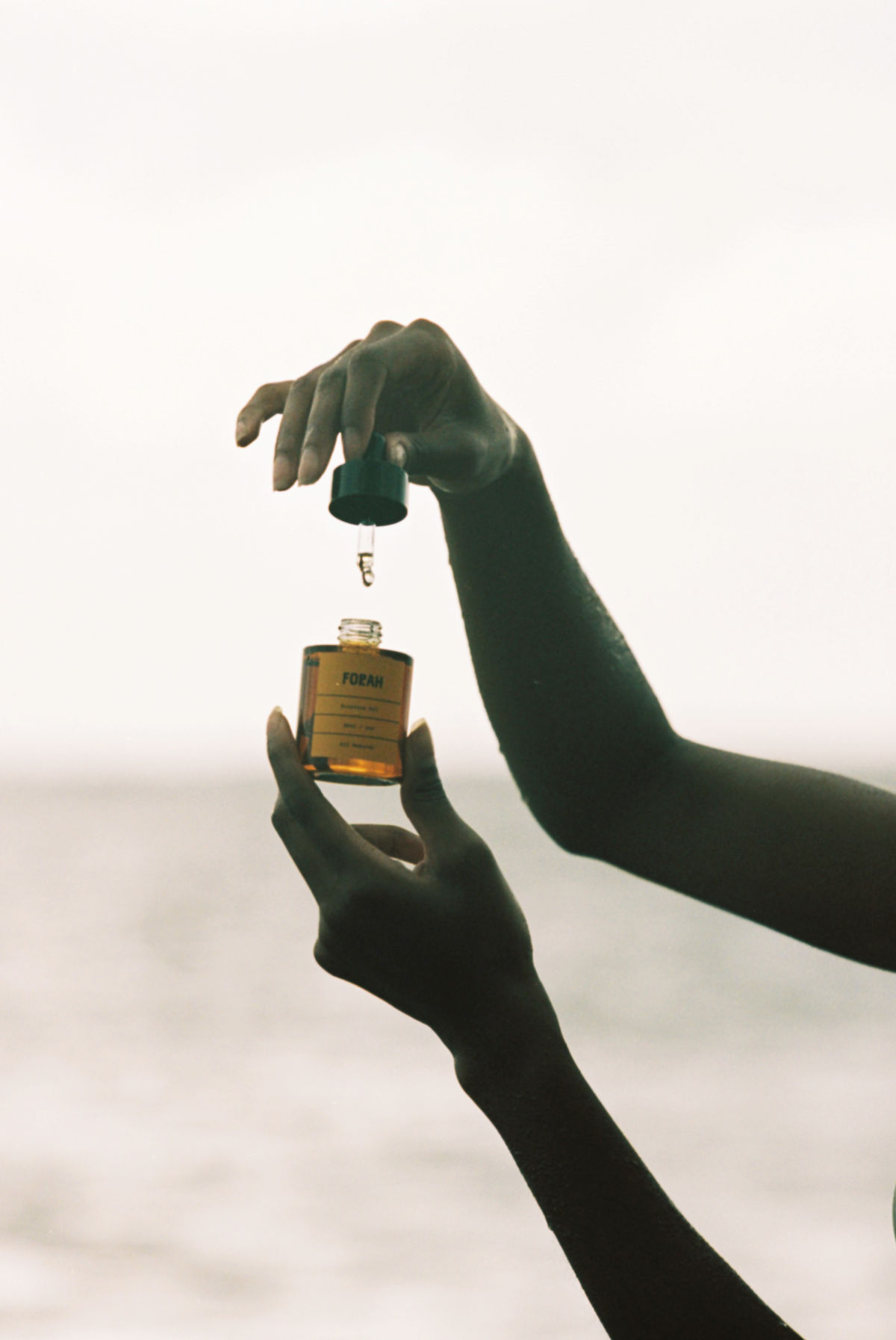 Dayglow Oil Serum 〰️ FORAH Creative Design Generator Genflow 模板預覽