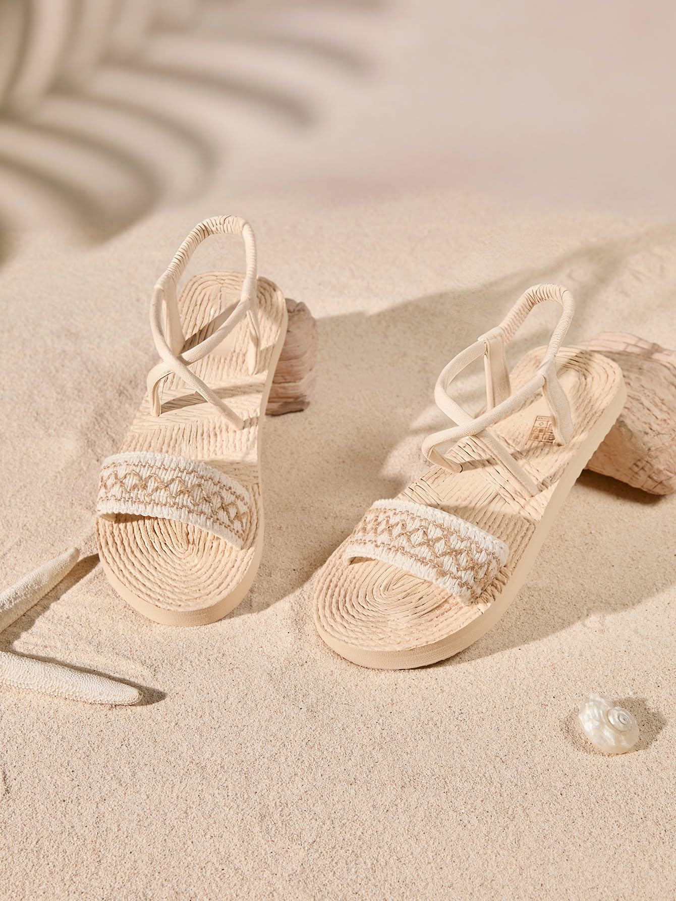 Fashionable Cross Strap Low Heel Sandals with Exposed Heels for Women Beach Sandals Creative Design Generator Genflow 模板預覽