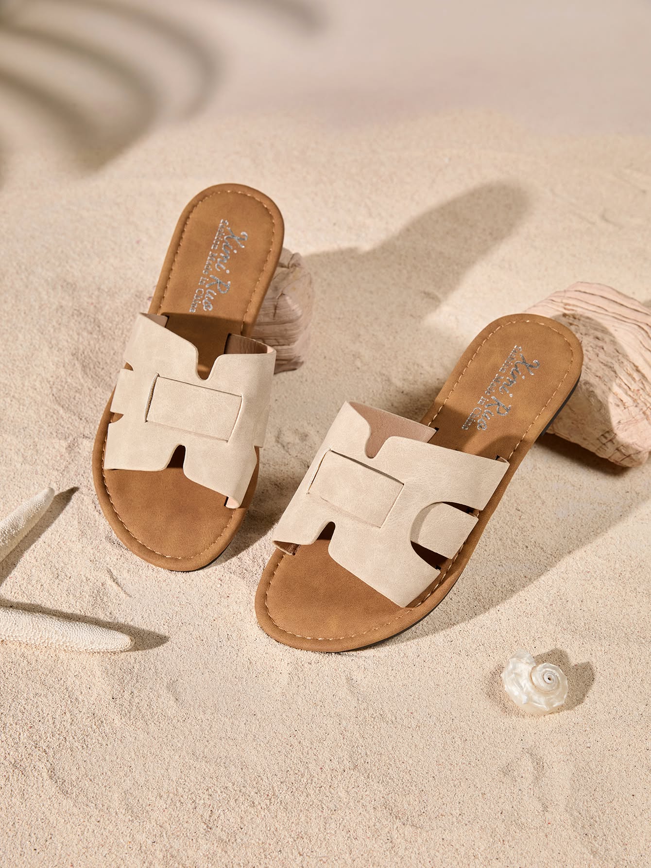 Korean Style Casual Flat Slide Slippers for Women, Open Toe, Braided Roman Style, Creative Design Generator Genflow テンプレートプレビュー